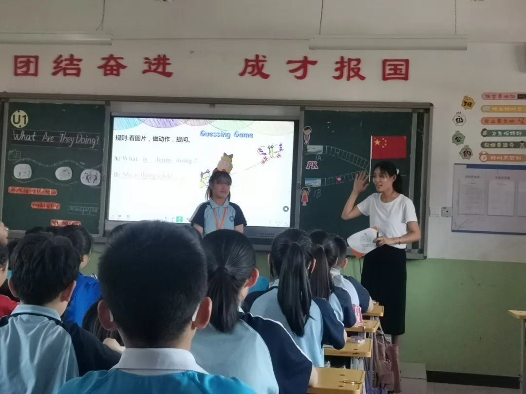 英语组图片_小学英语组教师照片_英语科组集体照